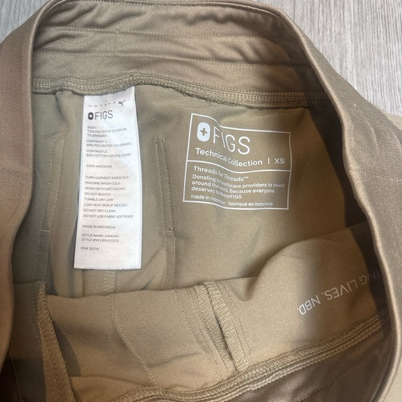 FIGS
Style: Zamora Technical Jogger Pants
Color: Taupe/Beige - Picture 3 of 5